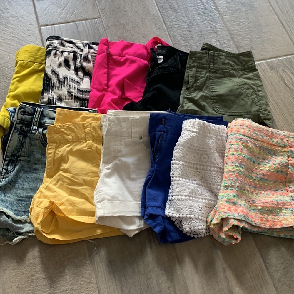 Lot of 11 shorts